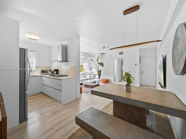 832 15th St # 4, Miami Beach FL 33139