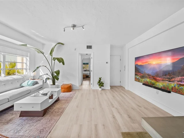 832 15th St # 4, Miami Beach FL 33139