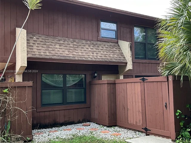 6517 SW 116th Pl # G, Miami FL 33173