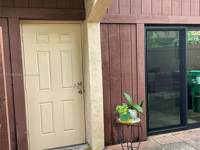 6517 SW 116th Pl # G, Miami FL 33173