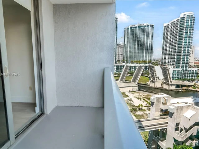 31 SE 6th St # 1806, Miami FL 33131