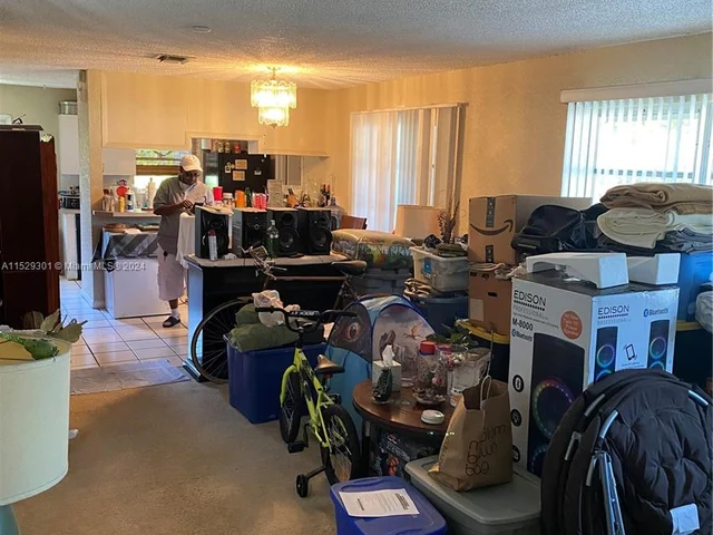 421 W 36th St, Riviera Beach FL 33404