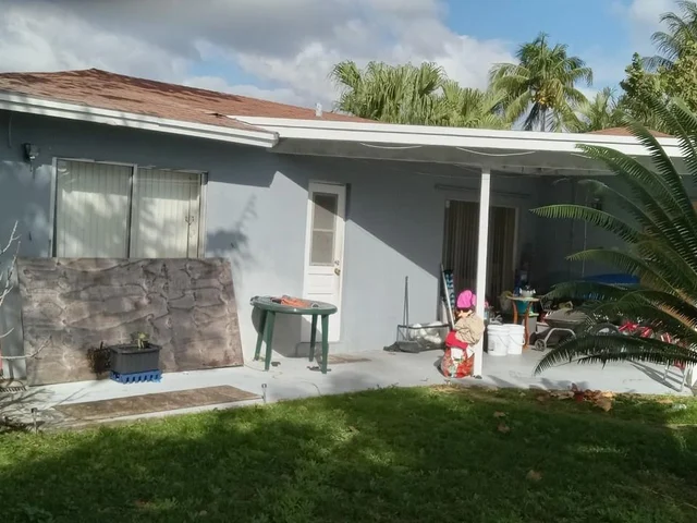 421 W 36th St, Riviera Beach FL 33404