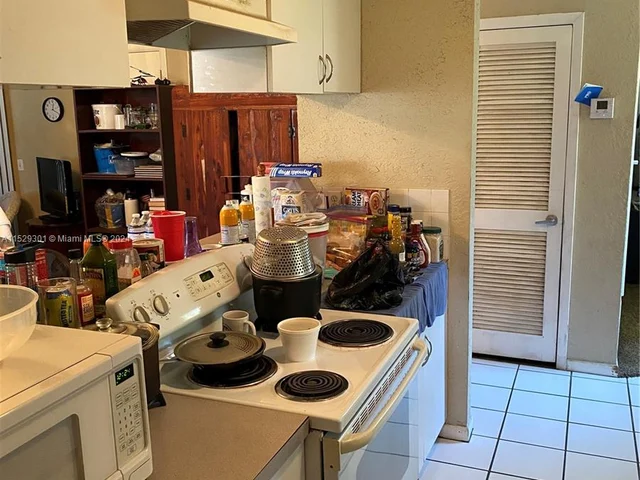 421 W 36th St, Riviera Beach FL 33404