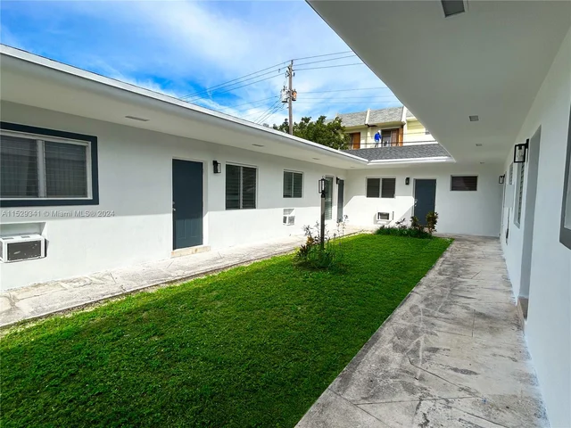 775 NE 128th St # 7, North Miami FL 33161