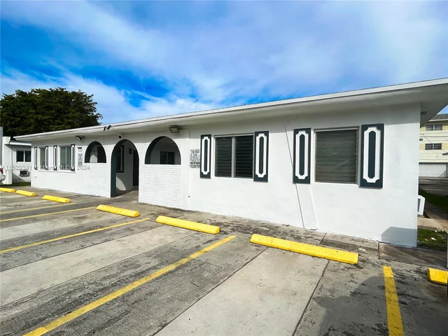 775 NE 128th St # 7, North Miami FL 33161