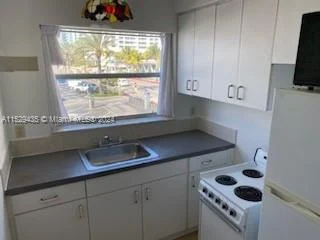 9248 Collins Ave # 205, Surfside FL 33154