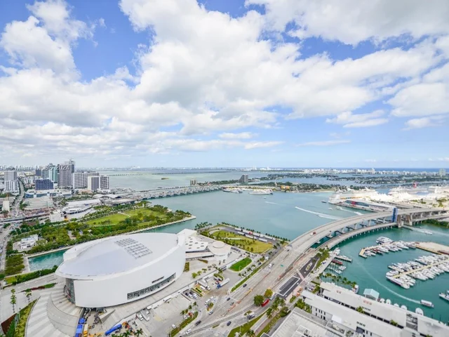 398 NE 5th St # 4210, Miami FL 33132