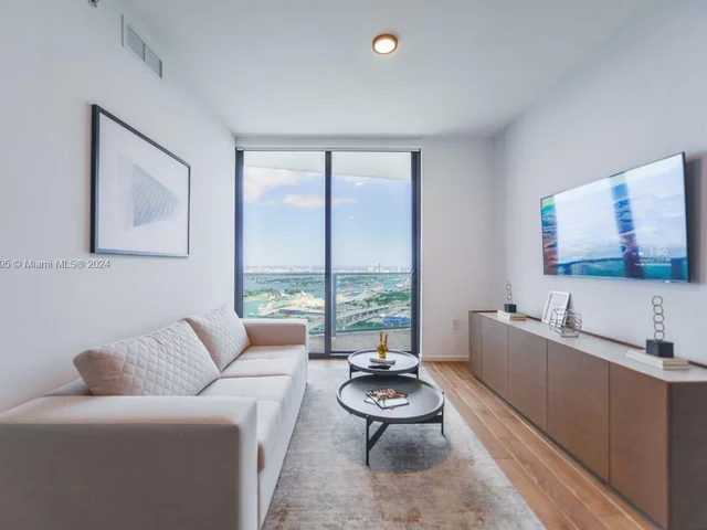 398 NE 5th St # 4210, Miami FL 33132