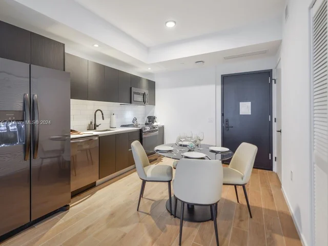 398 NE 5th St # 4210, Miami FL 33132