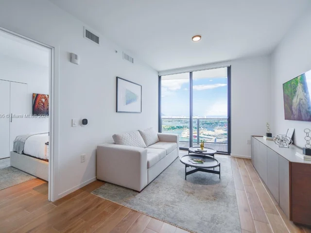 398 NE 5th St # 4210, Miami FL 33132