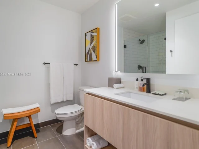 398 NE 5th St # 4210, Miami FL 33132