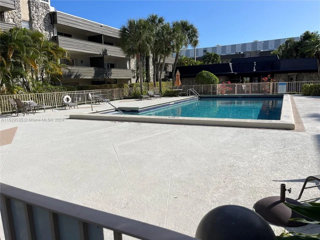 8325 SW 72nd Ave # 111C, Miami FL 33143