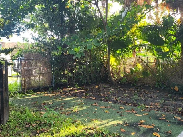 1132 Moffett St, Hallandale Beach FL 33009