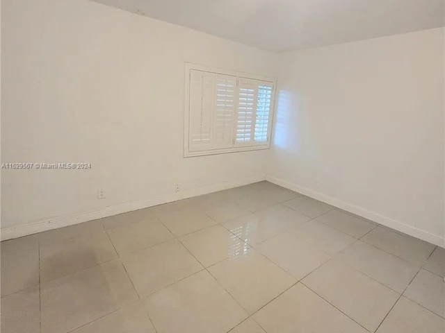 1132 Moffett St, Hallandale Beach FL 33009