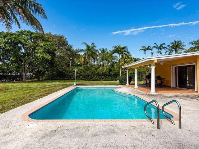 9500 SW 81st Ave, Miami FL 33156