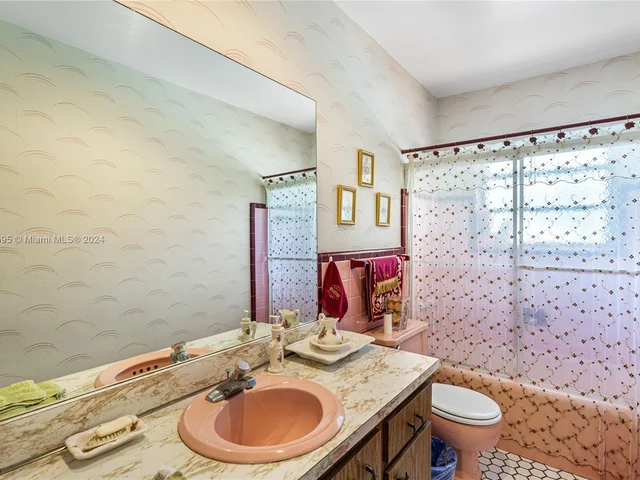 9500 SW 81st Ave, Miami FL 33156