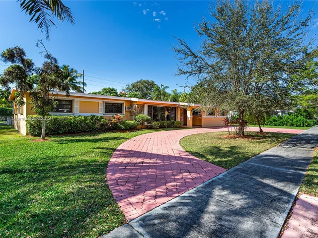 9500 SW 81st Ave, Miami FL 33156