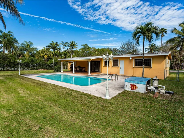 9500 SW 81st Ave, Miami FL 33156