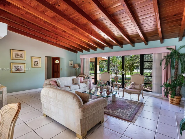 9500 SW 81st Ave, Miami FL 33156