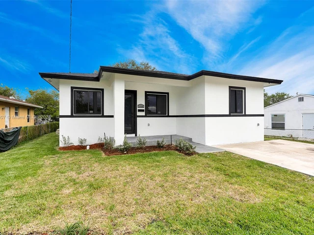 108 NW 1st Ave, Hallandale Beach FL 33009