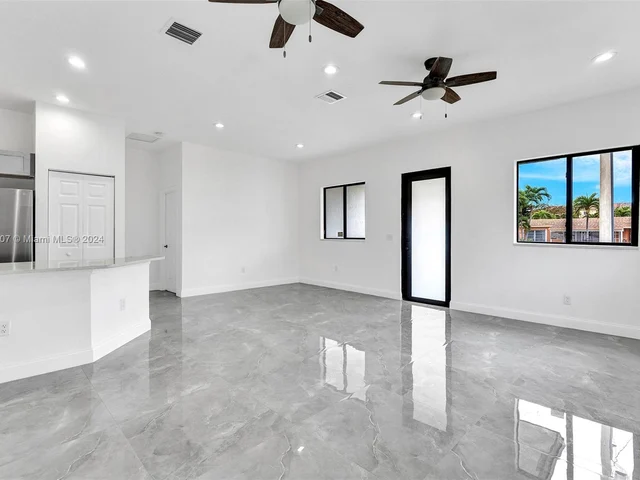 108 NW 1st Ave, Hallandale Beach FL 33009