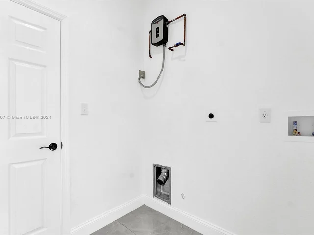 108 NW 1st Ave, Hallandale Beach FL 33009