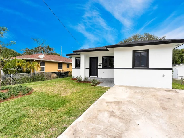 108 NW 1st Ave, Hallandale Beach FL 33009