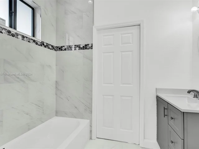 108 NW 1st Ave, Hallandale Beach FL 33009