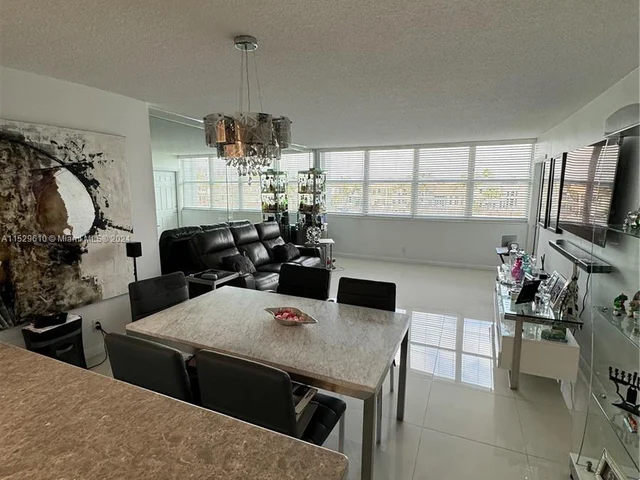 1410 S Ocean Dr # 305, Hollywood FL 33019