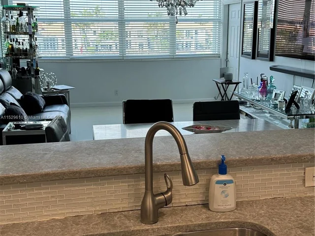 1410 S Ocean Dr # 305, Hollywood FL 33019