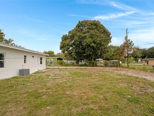 15955 W Bunche Park Dr, Miami Gardens FL 33054