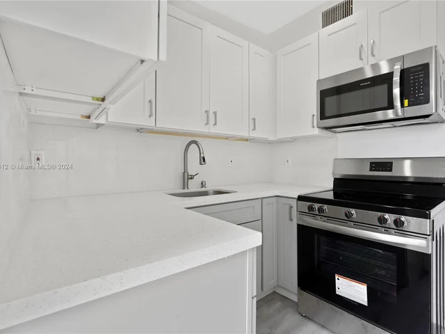 15955 W Bunche Park Dr, Miami Gardens FL 33054