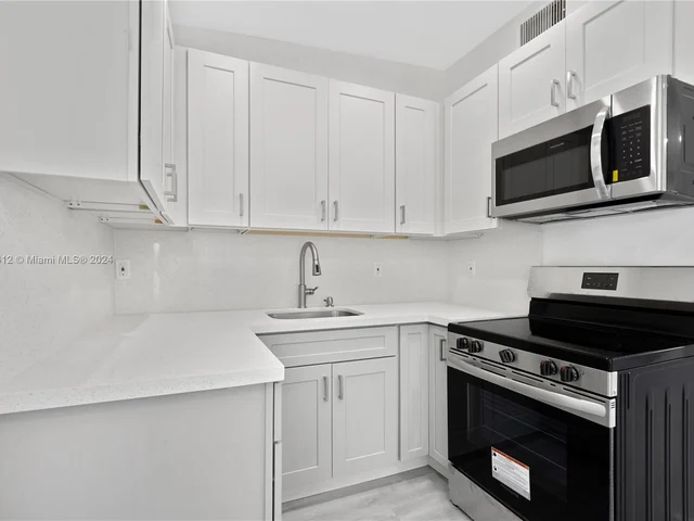 15955 W Bunche Park Dr, Miami Gardens FL 33054