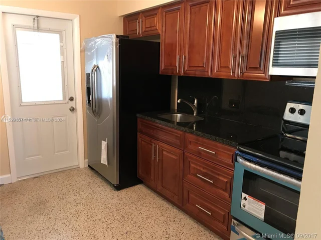 41 NW 76th Ave # 0, Miami FL 33126