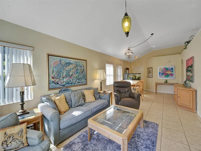 9250 Oak Grove Cir, Davie FL 33328