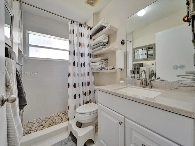 9250 Oak Grove Cir, Davie FL 33328