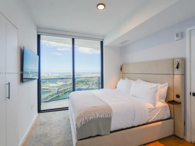 398 NE 5th St # 4210, Miami FL 33132