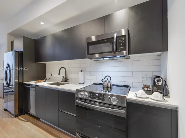 398 NE 5th St # 4210, Miami FL 33132