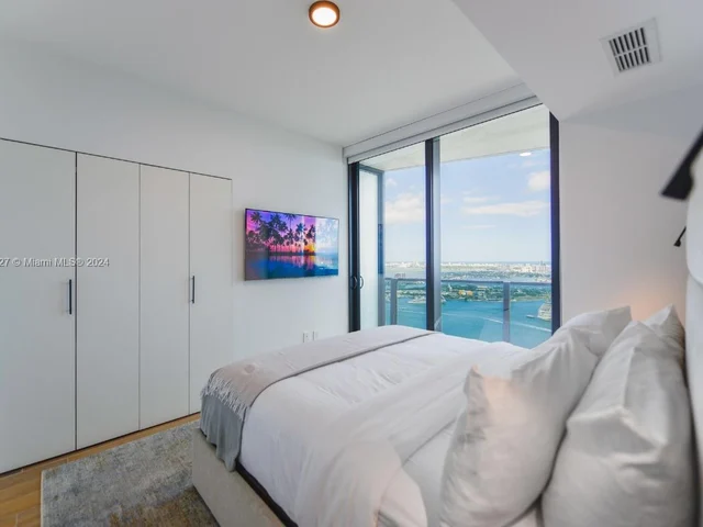 398 NE 5th St # 4210, Miami FL 33132