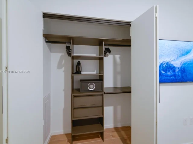 398 NE 5th St # 4210, Miami FL 33132