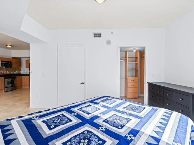 350 S Miami Ave # 2210, Miami FL 33130