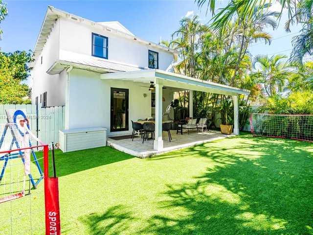 698 Fernwood Rd # B, Key Biscayne FL 33149