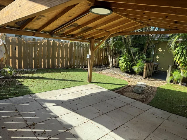 406 SE 11th Ct # B, Fort Lauderdale FL 33316