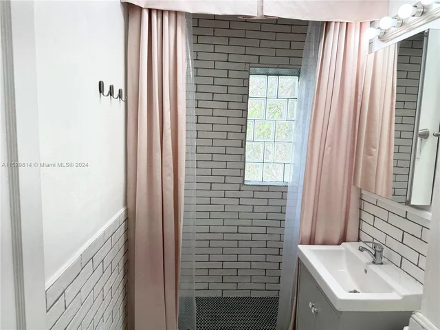 406 SE 11th Ct # B, Fort Lauderdale FL 33316