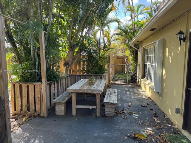 406 SE 11th Ct # B, Fort Lauderdale FL 33316