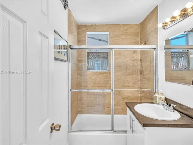 3920 Garden Ave # 16, Miami Beach FL 33140