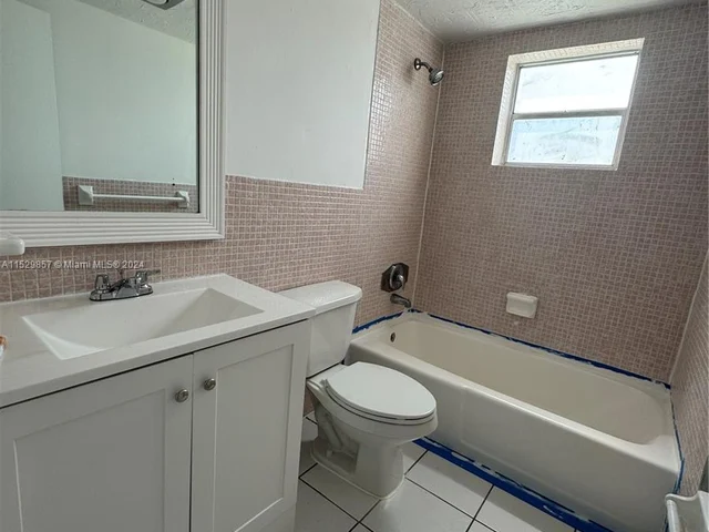 1855 Plunkett St # 101, Hollywood FL 33020