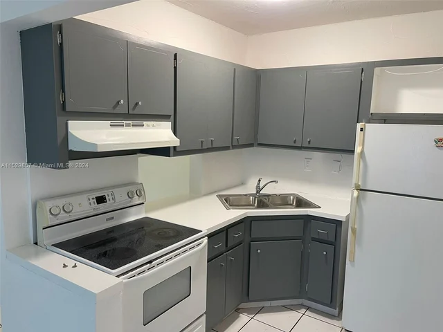 1855 Plunkett St # 101, Hollywood FL 33020