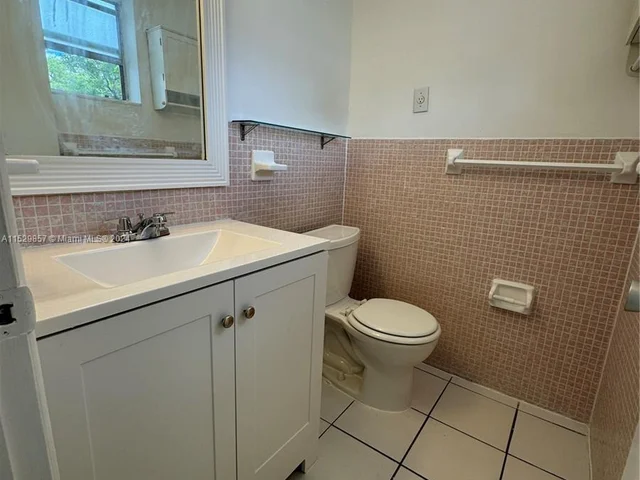 1855 Plunkett St # 101, Hollywood FL 33020